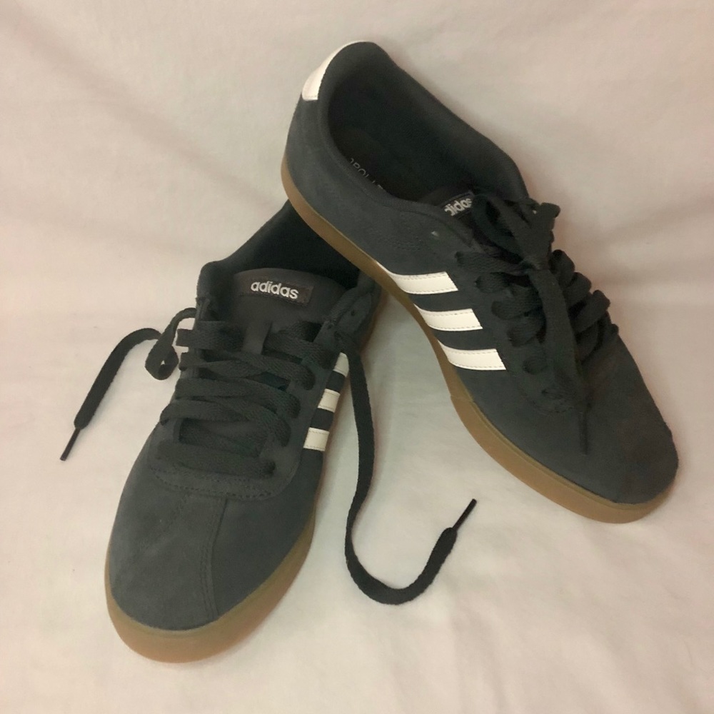 Adidas Women’s Sneaker, size 9